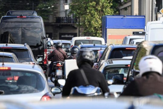 Οι οδηγοί έχασαν 111 ώρες στους δρόμους το 2024